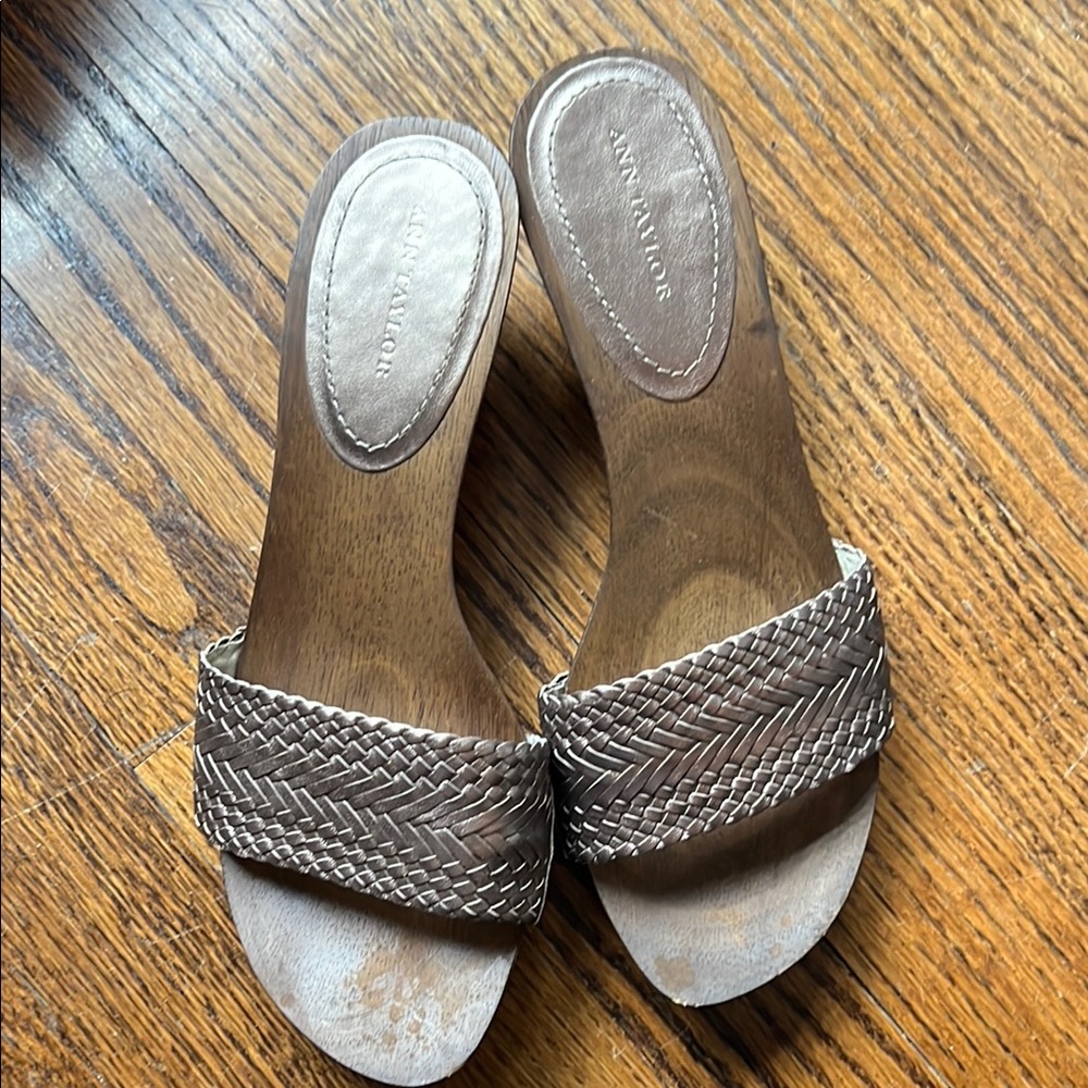 Ann Taylor Tan Mules Comfortable Stylish Footwear